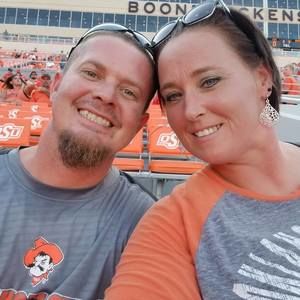 Meet your Posher, Casey